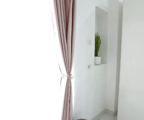 Dolce Viminale 게스트하우스 4*